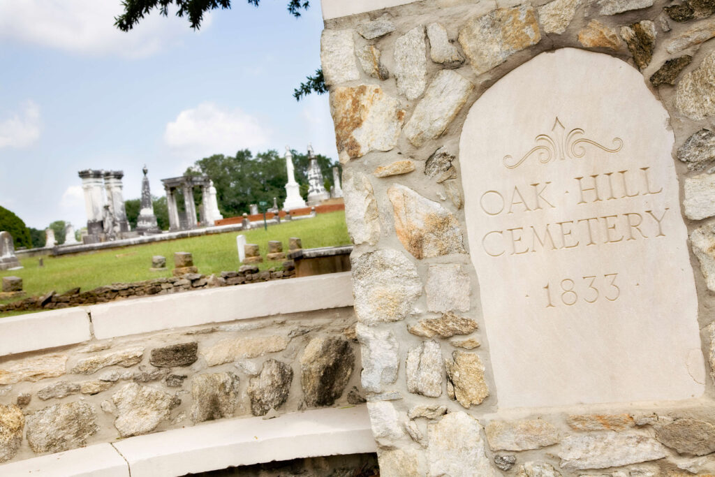 Entrance to Oak Hill Cemetery