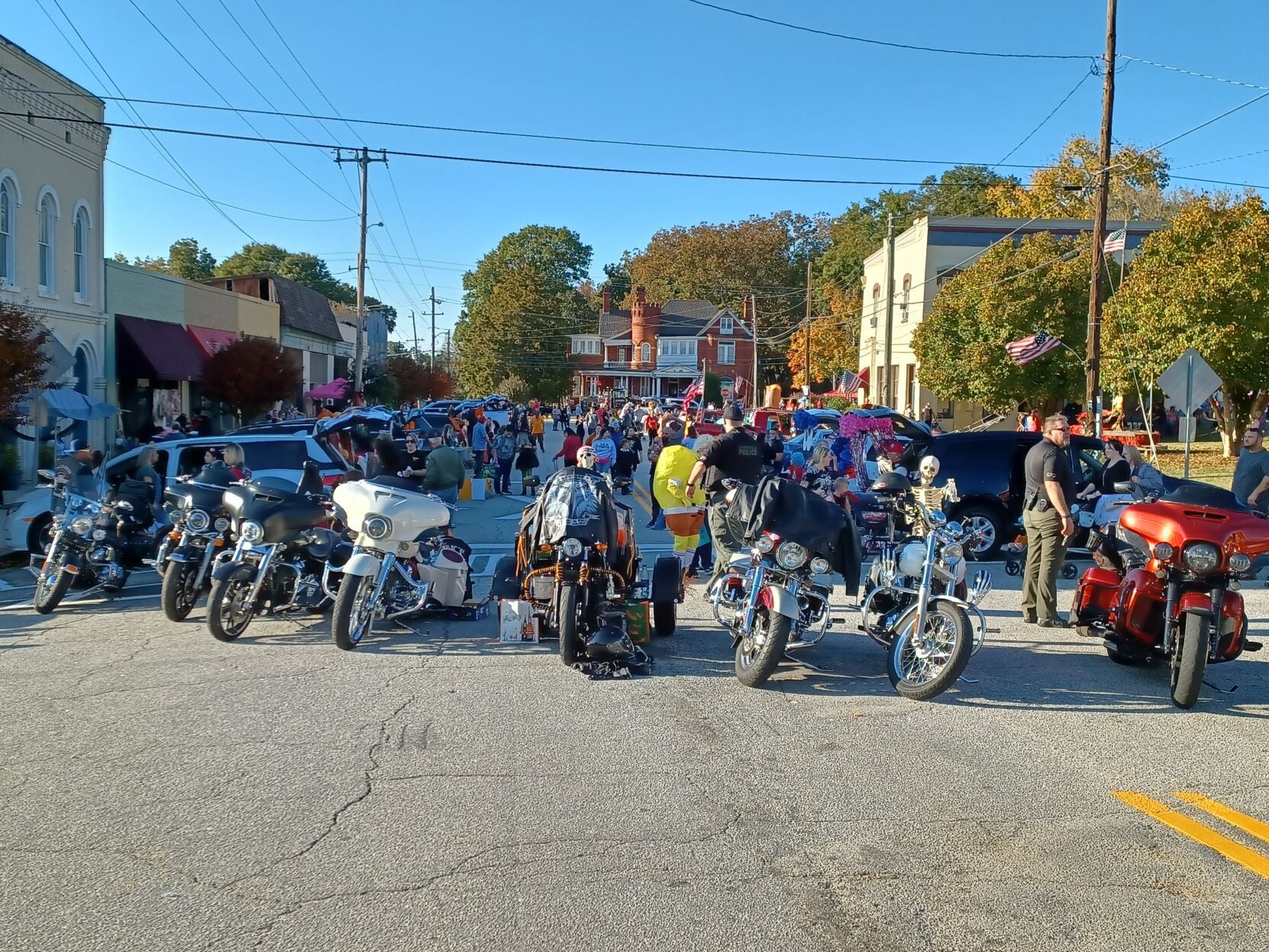 Street shot of the Downtown Grantville Fall Festival.